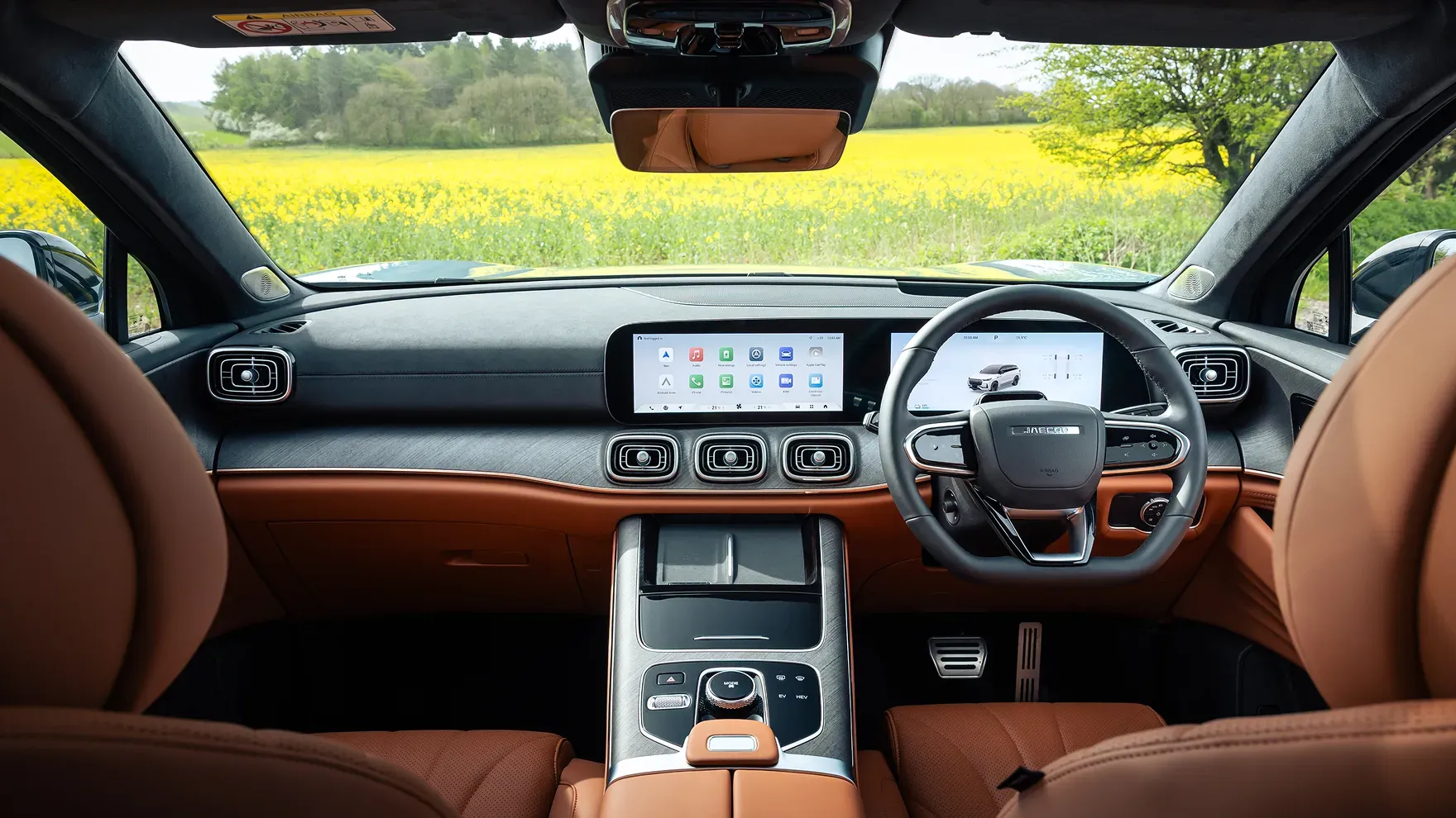 FLAGSHIP-JAECOO-8-SHS-P-interior.webp